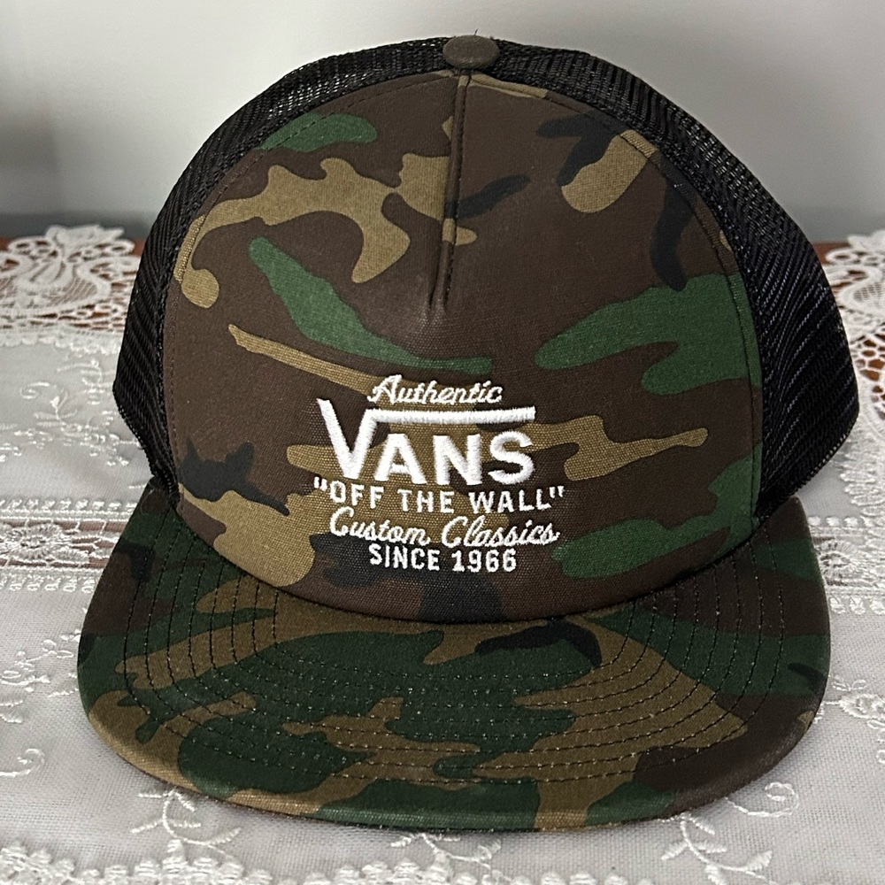 Authentic Vans Off The Wall Custom Classics Camo Snapback Trucker Hat